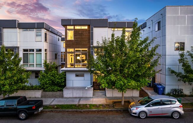 223 NW 87 ST