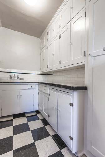 2 beds, 1 bath, 900 sqft, $1,875, Unit 203