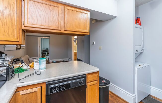 2 beds, 2 baths, $1,095, Unit 1