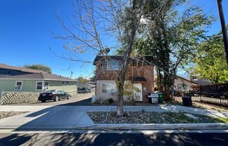 <B>Central Reno Two Bedroom Apartment<br><br>