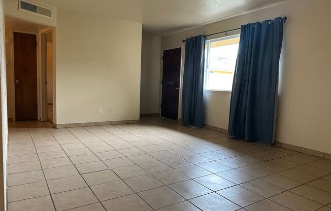 2 beds, 1 bath, $1,395, Unit **72 University #B-887