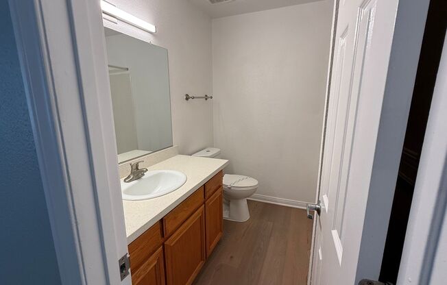 1 bed, 1 bath, 868 sqft, $2,420, Unit I5