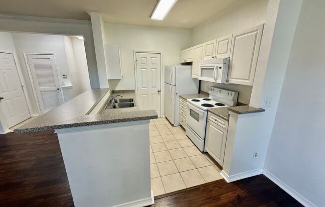 2 beds, 2 baths, $2,300, Unit Unit 1203