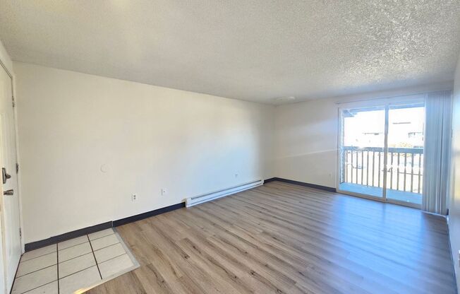 2 beds, 1 bath, 594 sqft, $1,100, Unit 34