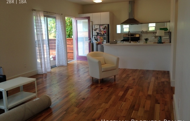 2 beds, 1 bath, $3,395