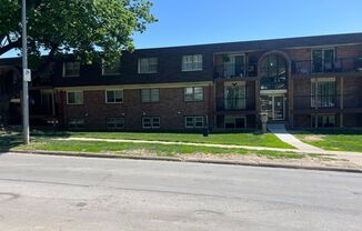 Century House Apts. (909 N. 48th Ave.)