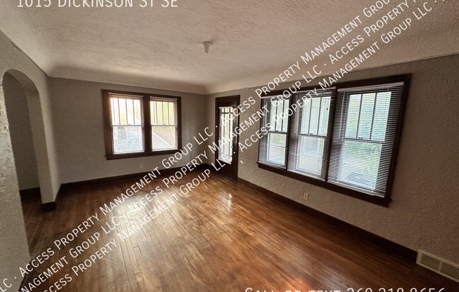 1015 DICKINSON ST SE