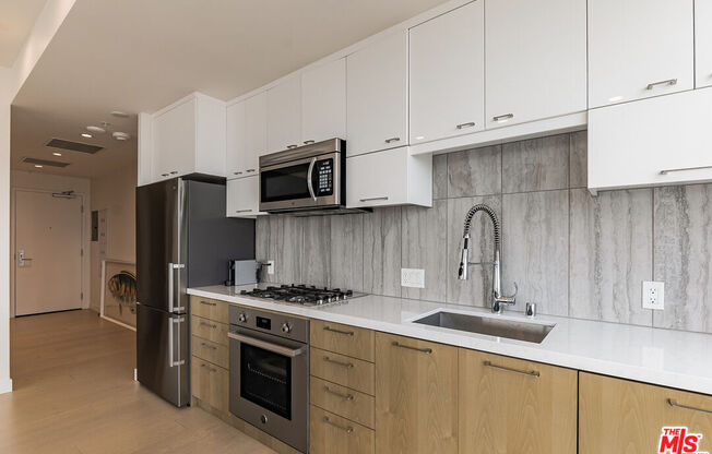 2 beds, 2.5 baths, 1,201 sqft, $5,000, Unit 3202