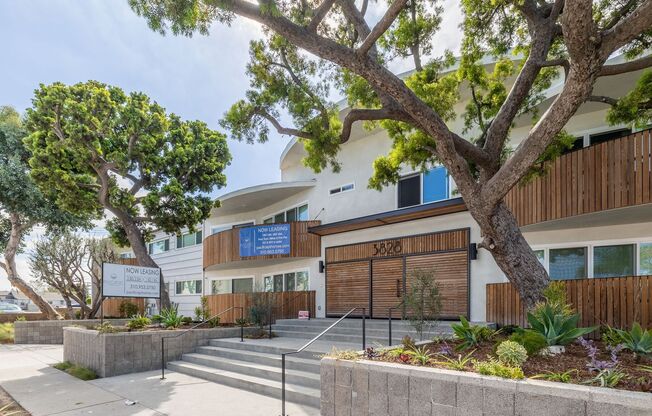 1 bed, 1 bath, 715 sqft, $3,175, Unit 42