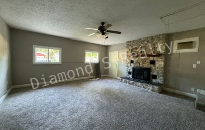 4 beds, 2 baths, $1,500