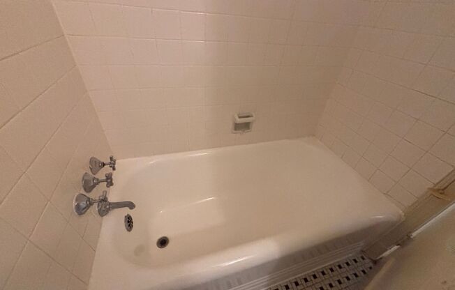 1 bed, 1 bath, 780 sqft, $1,695, Unit 426 #3