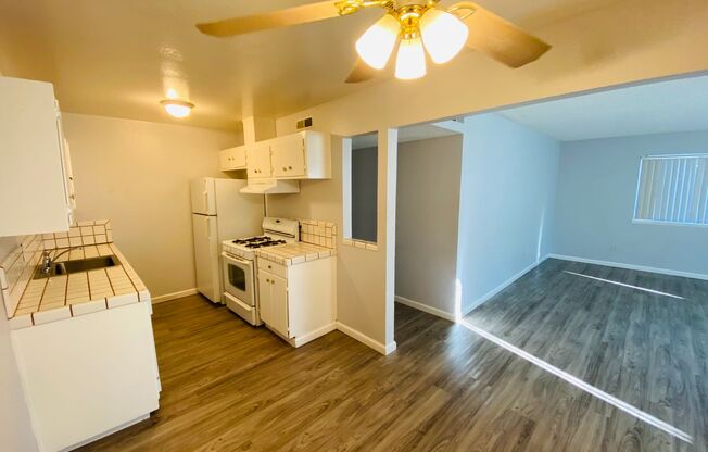 2 beds, 1 bath, $1,595, Unit 50