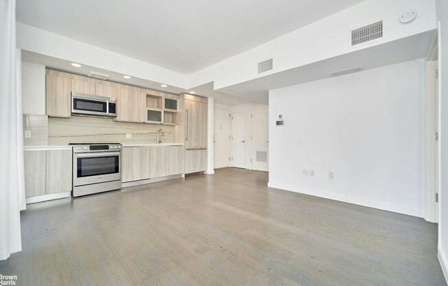 375 W 123 ST