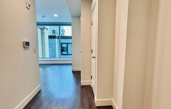 Studio, 1 bath, 327 sqft, $1,550, Unit 410-304
