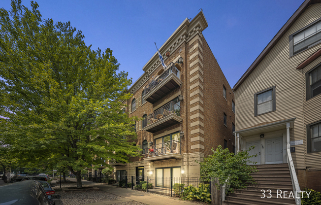 1144 ROSCOE