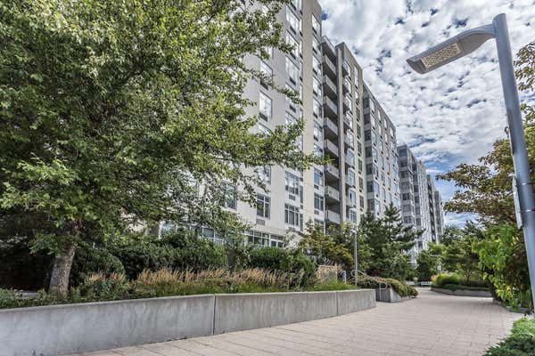 2 beds, 2 baths, 1,104 sqft, $4,200, Unit PH1N