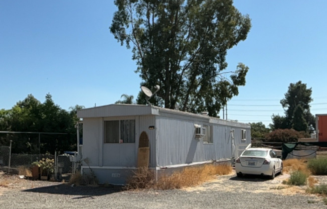 Charming 1 Bed/1 Bath mobile Home In Spacious And Serene Area In Menifee!