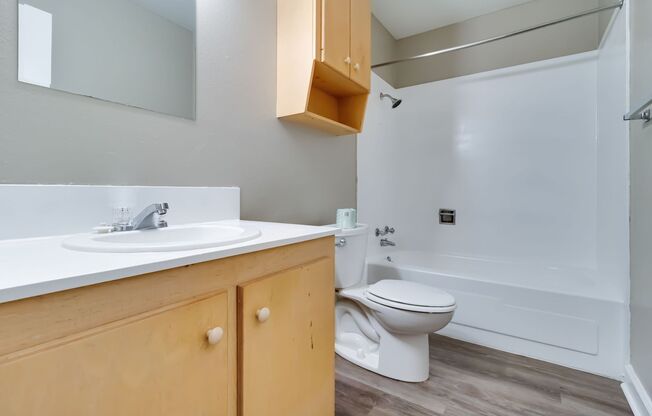 2 beds, 1 bath, 768 sqft, $925, Unit 228B