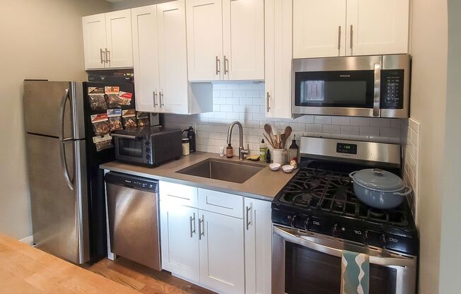 2 beds, 1 bath, 790 sqft, $3,795, Unit 2109-3