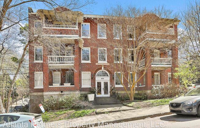 685 Argonne Ave. #14