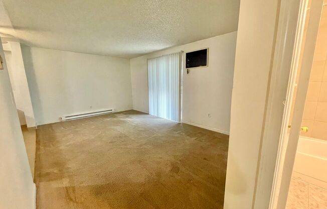 2 beds, 1 bath, 780 sqft, $1,150, Unit 6