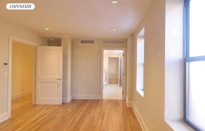 6 beds, 4.5 baths, 6,000 sqft, $55,000, Unit PHA