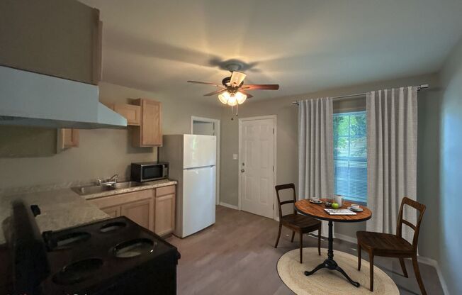2818 RAVENCROFT DR