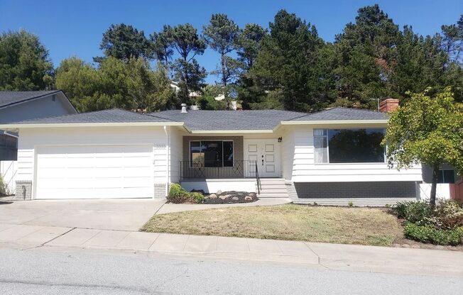 Charming San Mateo Home in a Quiet Countryside Neighborhood