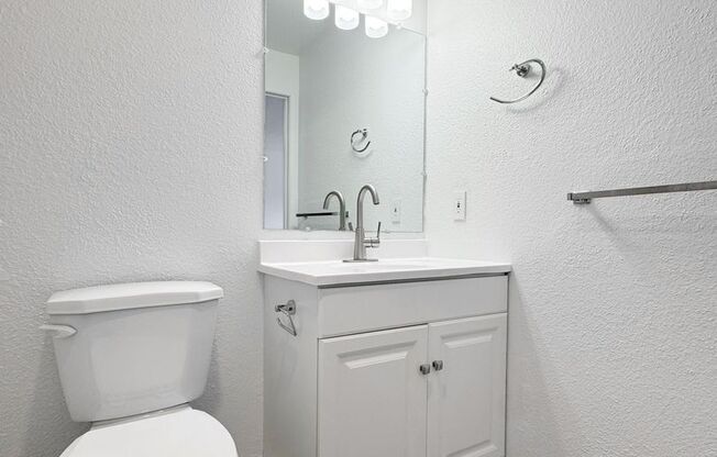 Studio, 1 bath, 480 sqft, $1,395, Unit 422