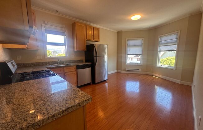 3833T - 3833 Telegraph Avenue