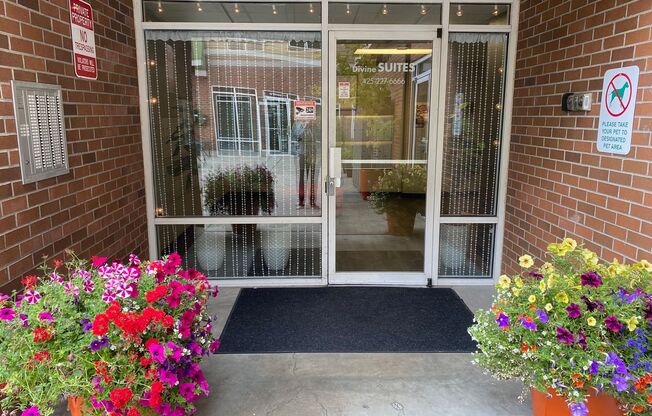 Studio, 1 bath, 462 sqft, $1,250, Unit 305