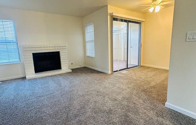 2 beds, 1 bath, 875 sqft, $1,700, Unit 07