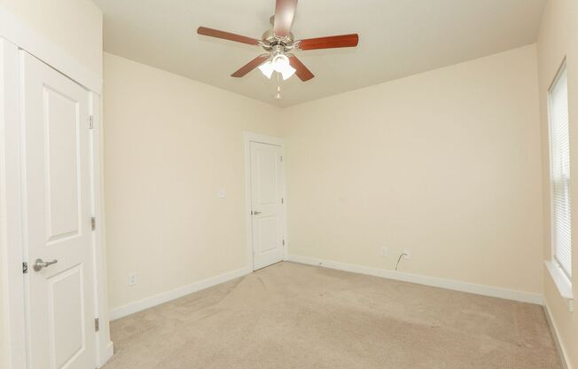 Hickory Half Acre with 4 beds 2.5 baths