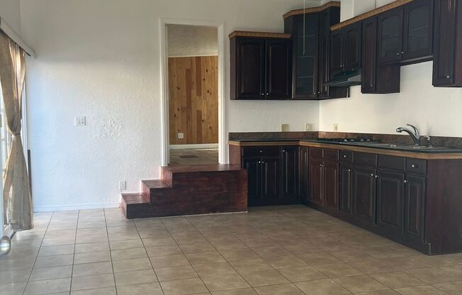 2 beds, 1 bath, $2,395