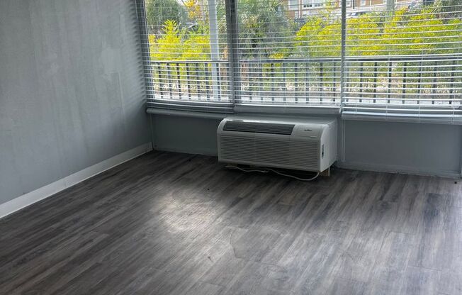 Studio, 1 bath, 500 sqft, $850, Unit 255