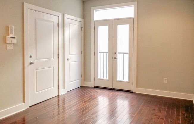 3 beds, 2 baths, 1,201 sqft, $1,720, Unit 14B