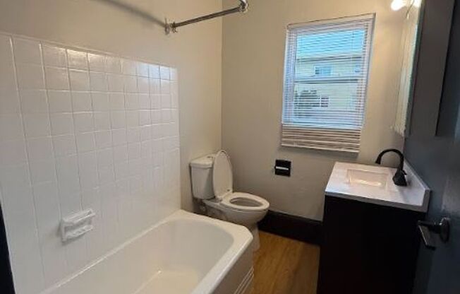 Studio, 1 bath, 450 sqft, $899, Unit 286-5