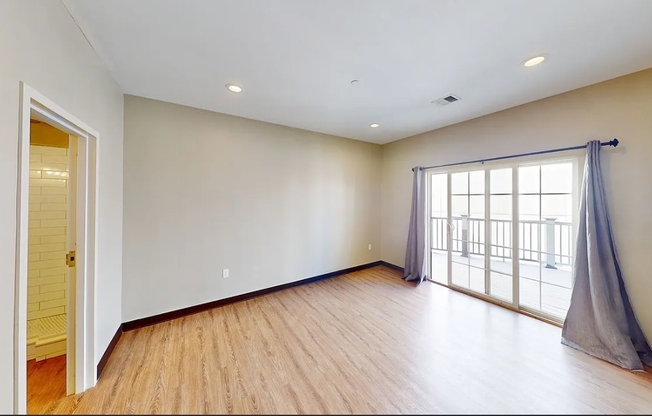 3 beds, 2 baths, 1,200 sqft, $5,300, Unit Unit 7