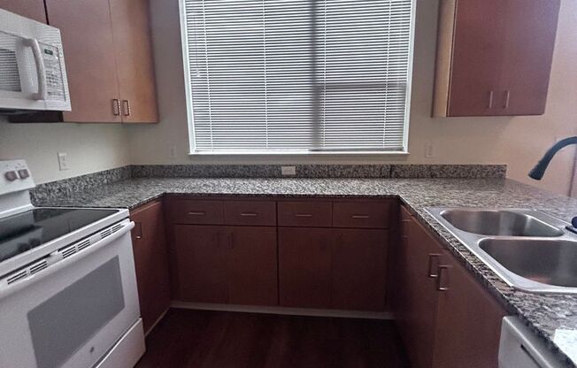 2 beds, 1.5 baths, 920 sqft, $1,700, Unit 89355-08