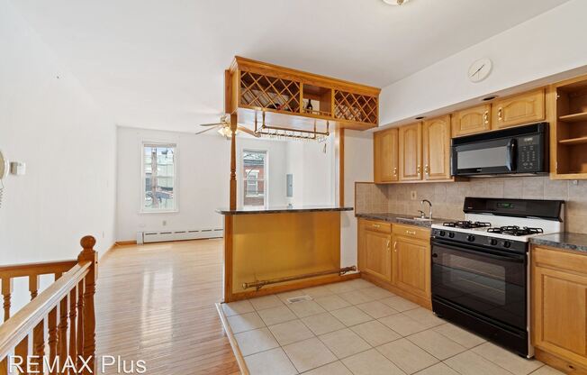 1921 Fontain St