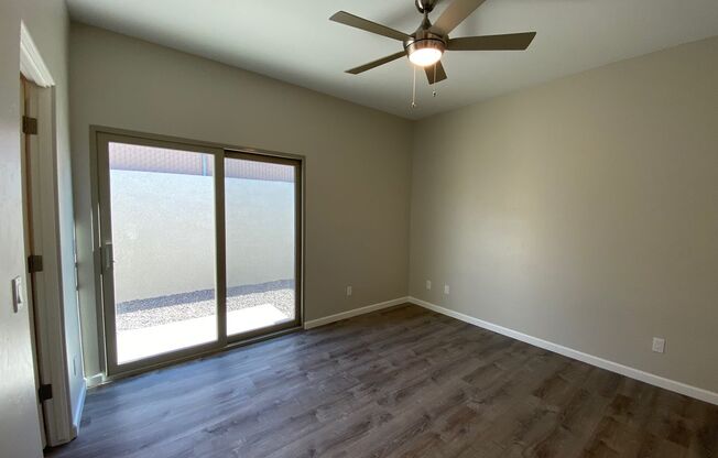 1 Bedroom Condo w/Garage