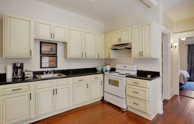 1635 8 ST