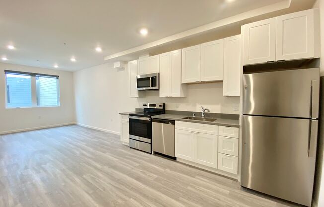 2 beds, 1 bath, 720 sqft, $3,330, Unit 1830 Alemany Blvd., Unit 210