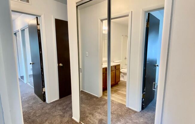 2 beds, 1 bath, 850 sqft, $1,345, Unit 907