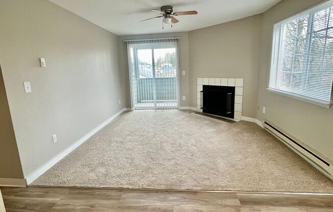 2 beds, 1 bath, 880 sqft, $1,650, Unit 2-204