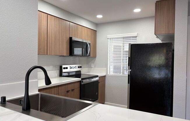 2 beds, 2 baths, 960 sqft, $3,195, Unit C-319