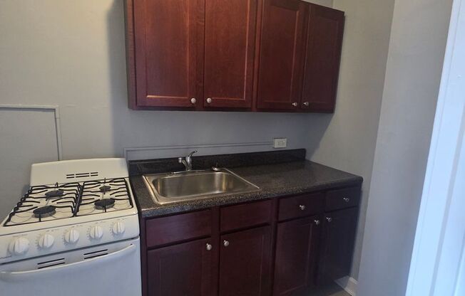 Studio, 1 bath, 280 sqft, $1,150, Unit 812