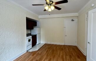 Studio, 1 bath, $1,100, Unit 609