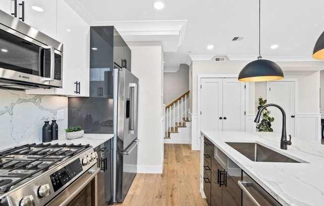 300 SOMERVILLE AVE
