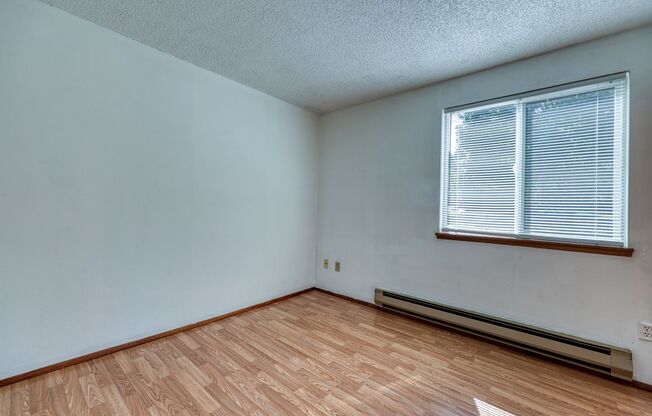 3 beds, 1 bath, $1,700